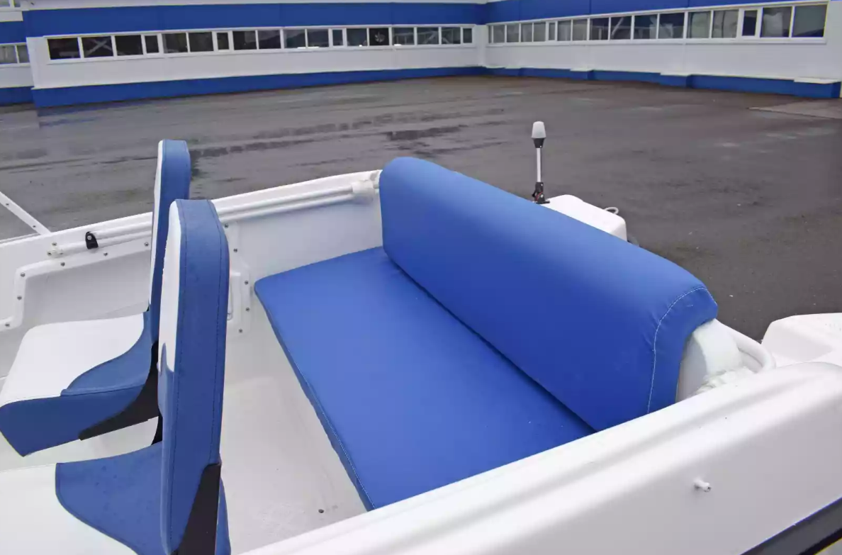 Стеклопластиковый катер Wyatboat-430DCМ (килевая) в Красноярске