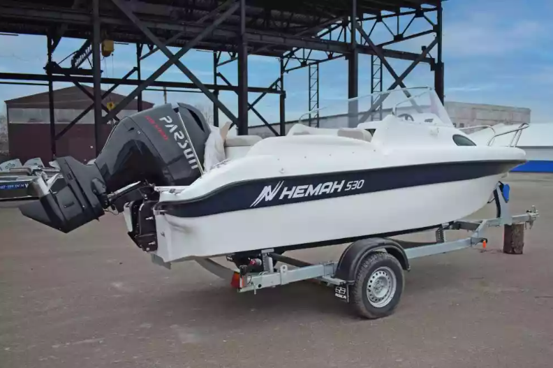 Стеклопластиковый катер Neman-530 с каютой в Красноярске
