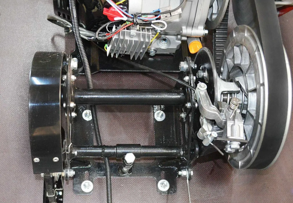 Мотобуксировщик вездеход KOiRA T20 ER (электростартер, реверс-редуктор) в Красноярске Мотобуксировщик вездеход KOiRA T20 ER (электростартер, реверс-редуктор) в Красноярске