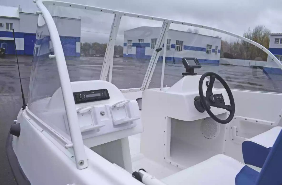 Стеклопластиковый катер Wyatboat-430DCМ (килевая) в Красноярске