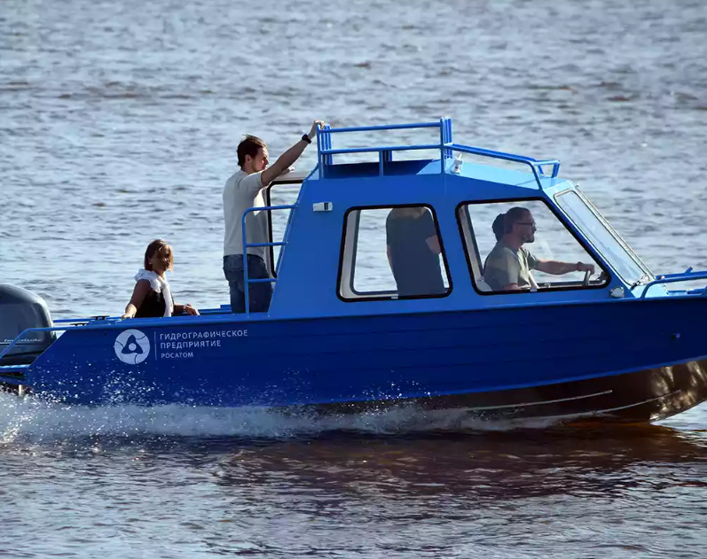 Алюминиевый катер Неман-500 (закрытая рубка) в Красноярске Алюминиевый катер Неман-500 (закрытая рубка) в Красноярске