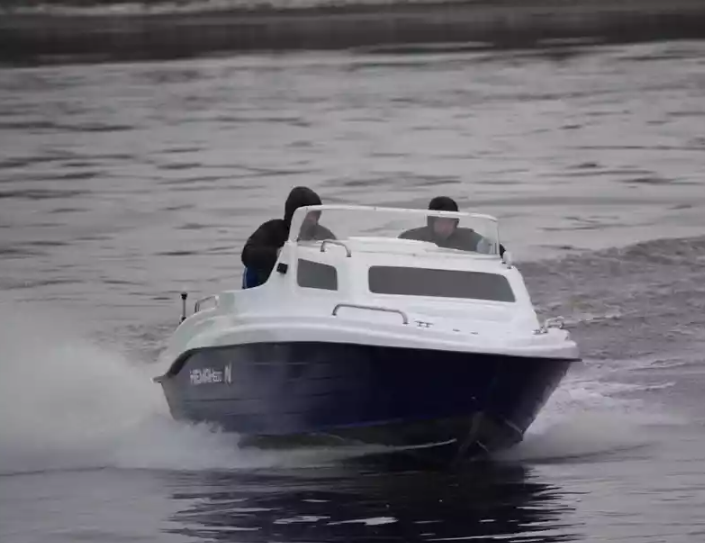 Комбинированный катер Neman-500 с каютой в Красноярске