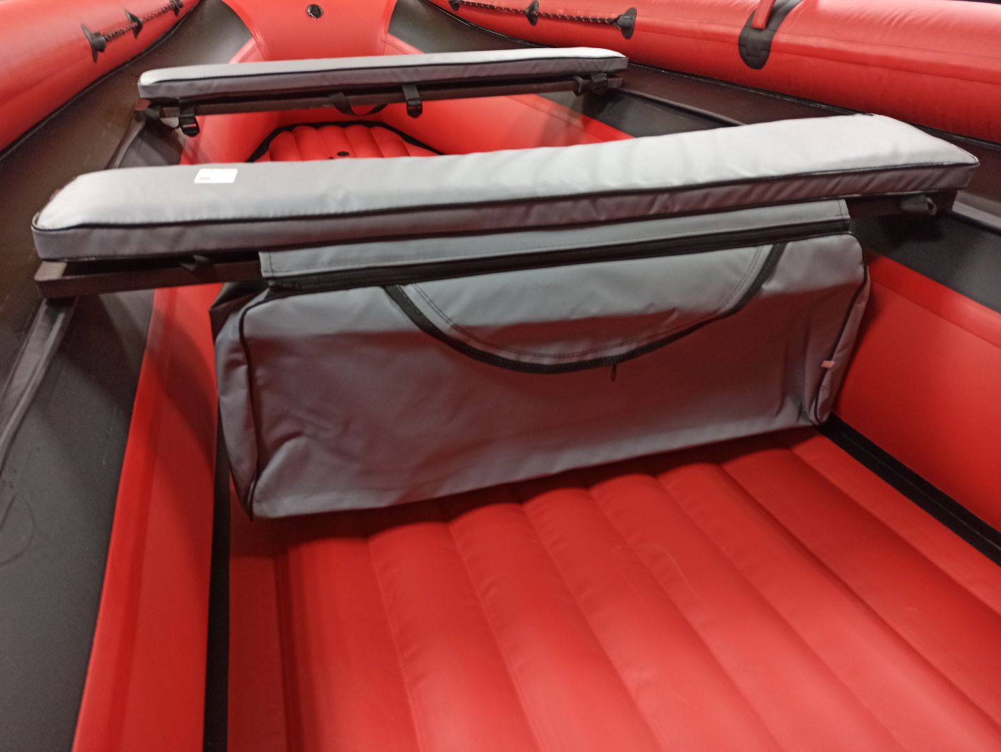 КОМПЛЕКТ МЯГКИХ НАКЛАДОК С СУМКОЙ ДЛЯ ЛОДОК 110Х20 СЕРЫЙ в Красноярске КОМПЛЕКТ МЯГКИХ НАКЛАДОК С СУМКОЙ ДЛЯ ЛОДОК 110Х20 СЕРЫЙ в Красноярске