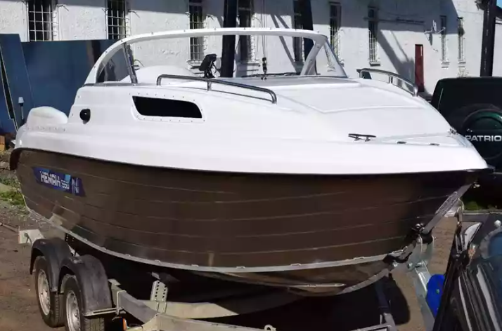Комбинированный катер Neman-550 с каютой в Красноярске