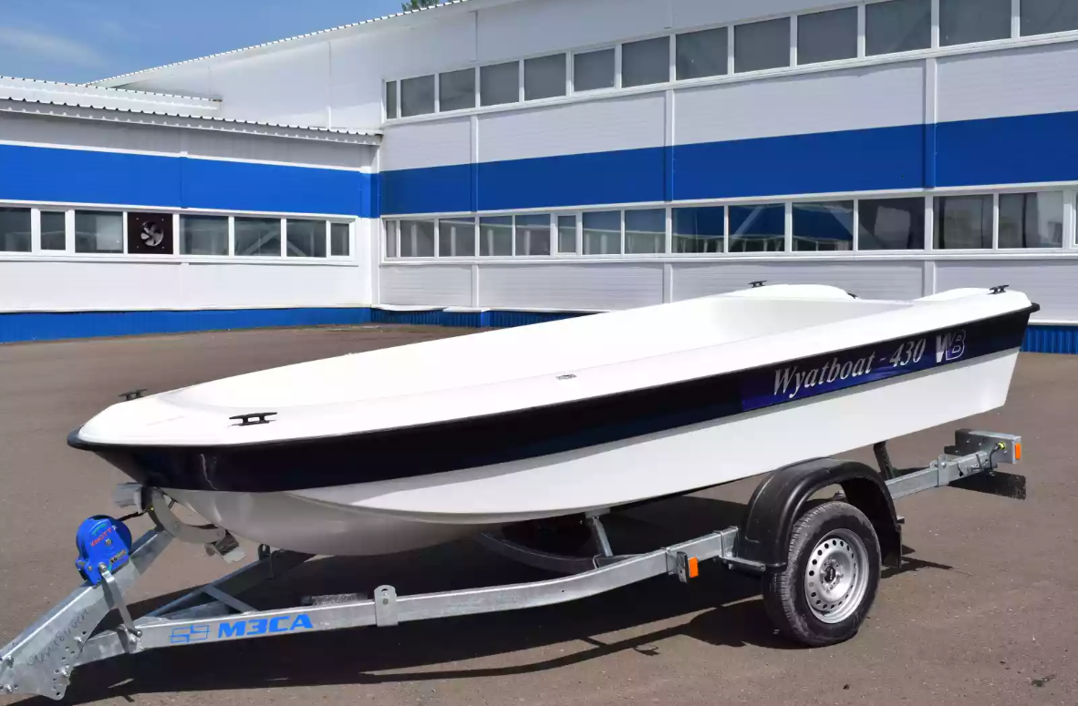 Стеклопластиковая лодка Wyatboat 430 тримаран в Красноярске