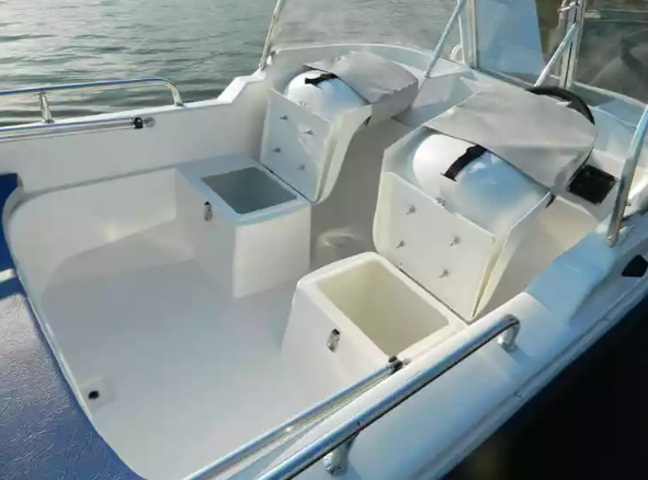 Стеклопластиковый катер Wyatboat-430 M (тримаран) в Красноярске