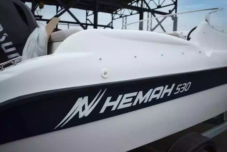 Стеклопластиковый катер Neman-530 с каютой в Красноярске