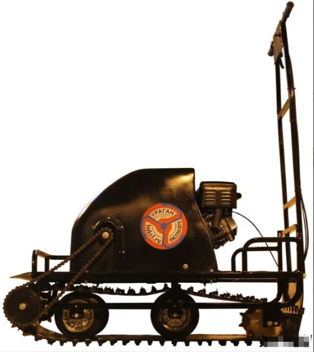 Мотобуксировщик Ураган Базовый 15 л.с. в Красноярске Мотобуксировщик Ураган Базовый 15 л.с. в Красноярске