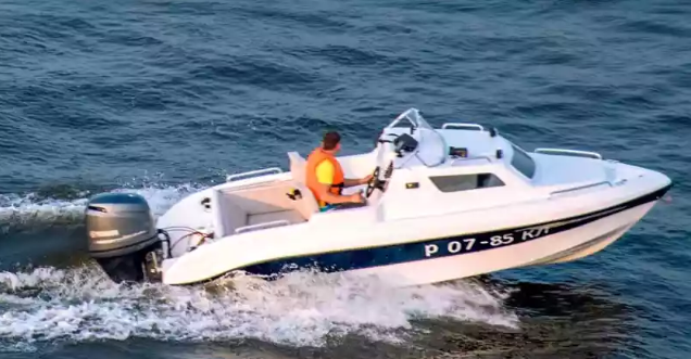 Стеклопластиковый катер Neman-500 в Красноярске Стеклопластиковый катер Neman-500 в Красноярске