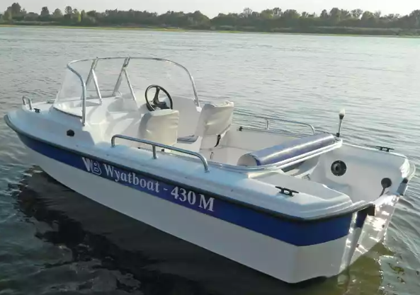 Стеклопластиковый катер Wyatboat-430 M (тримаран) в Красноярске