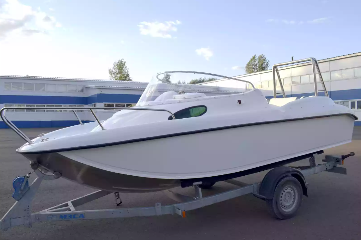 Комбинированный катер Neman-530 с каютой в Красноярске