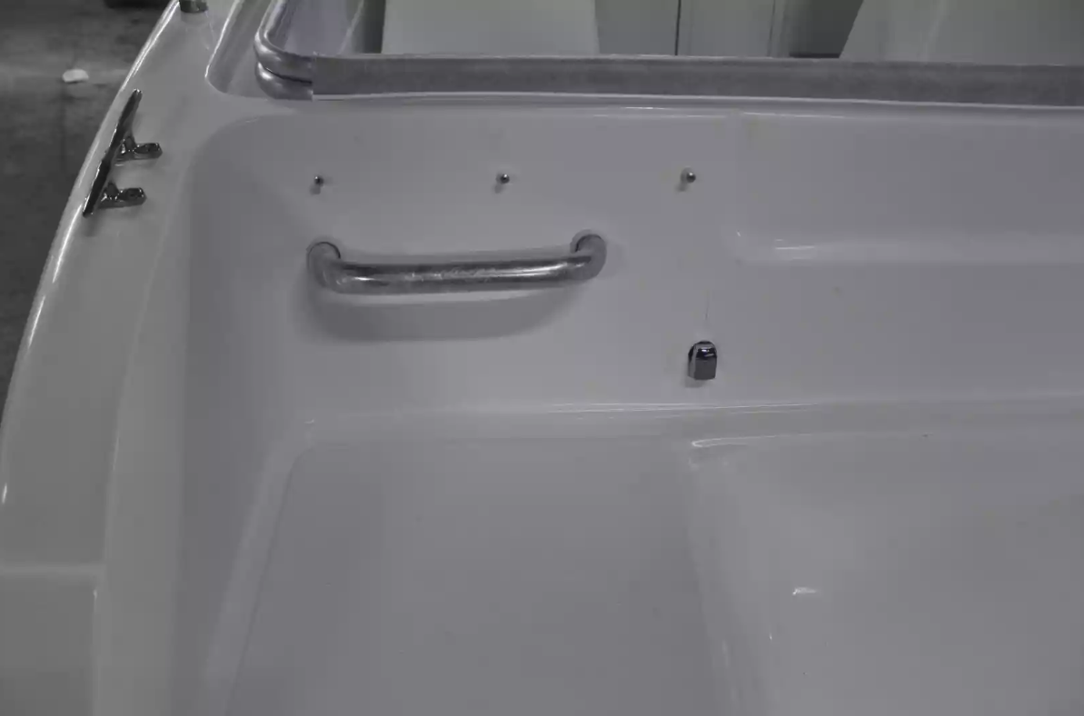 Стеклопластиковый катер Neman-500 в Красноярске Стеклопластиковый катер Neman-500 в Красноярске