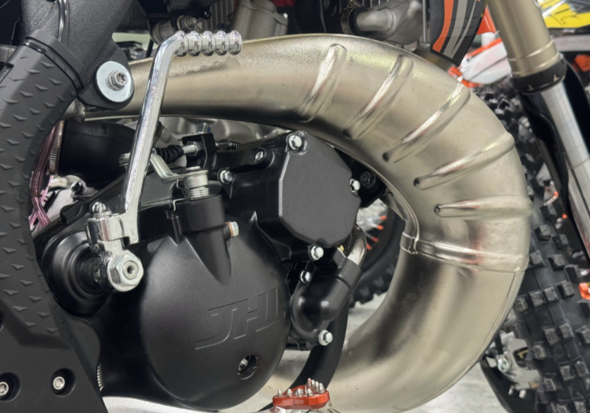 Мотоцикл JHLMOTO JHL M5 MT250 (1E66MM) в Красноярске Мотоцикл JHLMOTO JHL M5 MT250 (1E66MM) в Красноярске