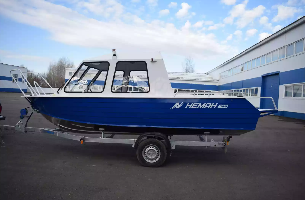 Алюминиевый катер Неман-500 (закрытая рубка) в Красноярске Алюминиевый катер Неман-500 (закрытая рубка) в Красноярске