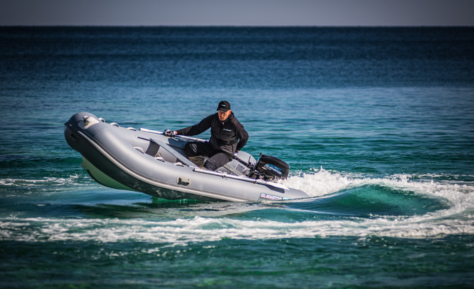 Лодка GLADIATOR RIB380AL в Красноярске