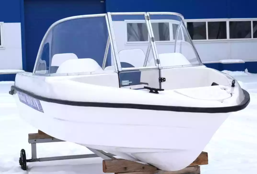 Стеклопластиковый катер Wyatboat-430DCМ (килевая) в Красноярске