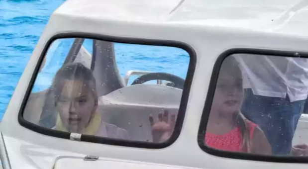 Стеклопластиковый катер Wyatboat-3 П (полурубка) в Красноярске