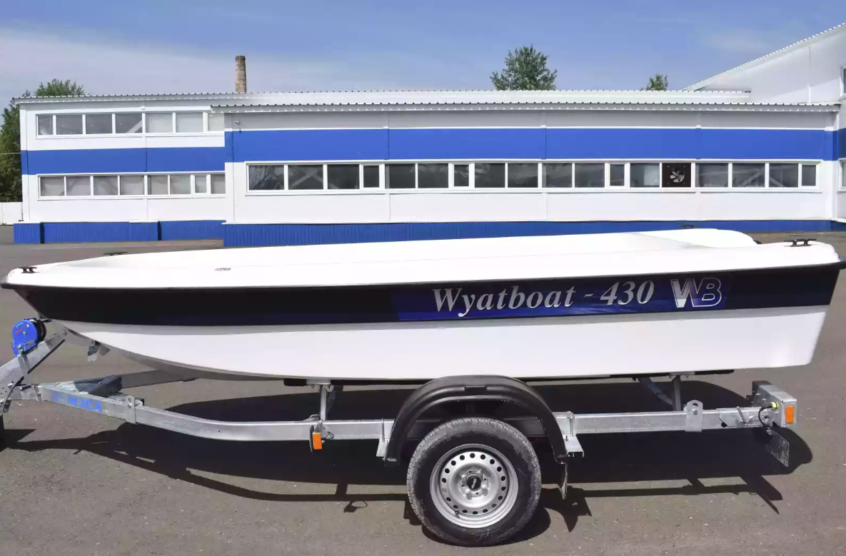 Стеклопластиковая лодка Wyatboat 430 тримаран в Красноярске