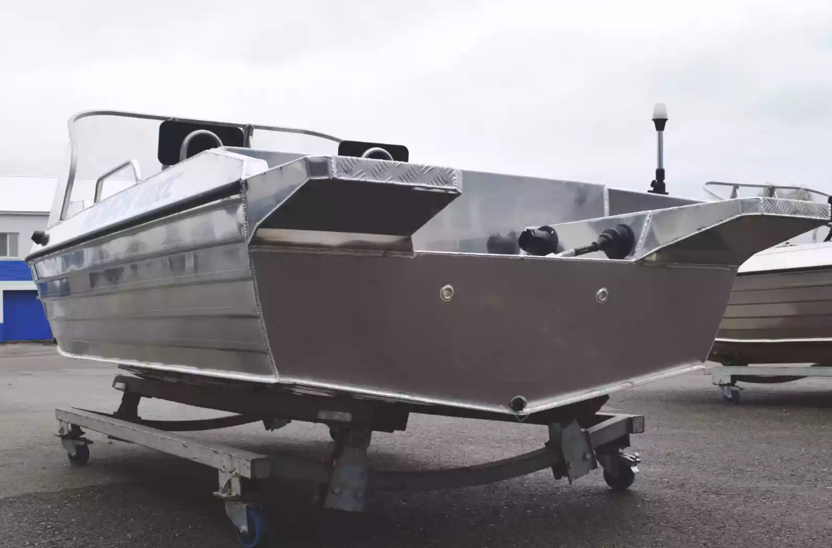 Алюминиевый катер Neman-400 DC в Красноярске Алюминиевый катер Neman-400 DC в Красноярске