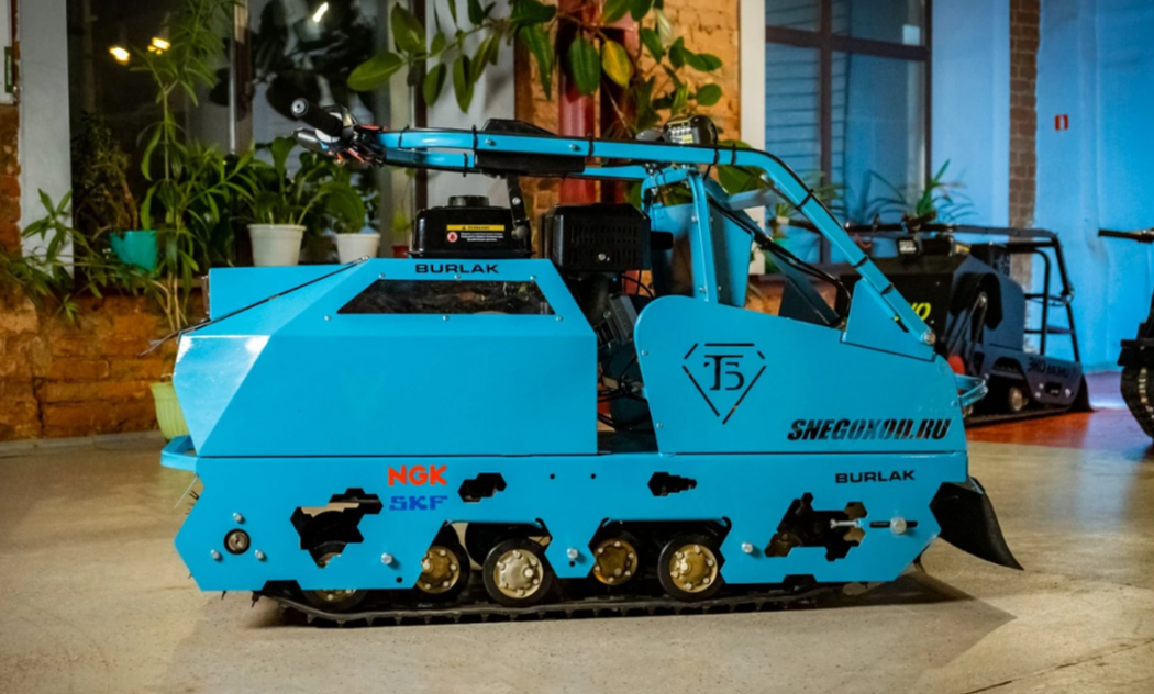 Мотобуксировщик Бурлак Таежник 20 л.с. в Красноярске Мотобуксировщик Бурлак Таежник 20 л.с. в Красноярске