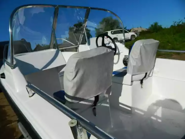 Стеклопластиковый катер Wyatboat-430 DC (тримаран) в Красноярске