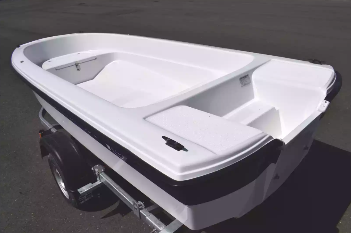 Стеклопластиковая лодка Wyatboat 430 тримаран в Красноярске