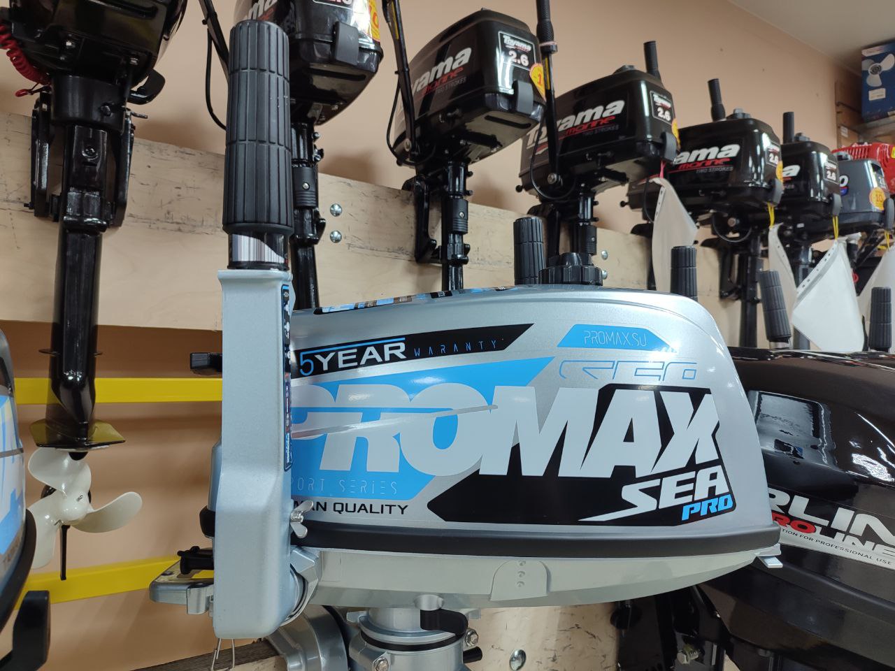 Лодочный мотор PROMAX SP5FHS (внешний бак 12 л) в Красноярске Лодочный мотор PROMAX SP5FHS (внешний бак 12 л) в Красноярске