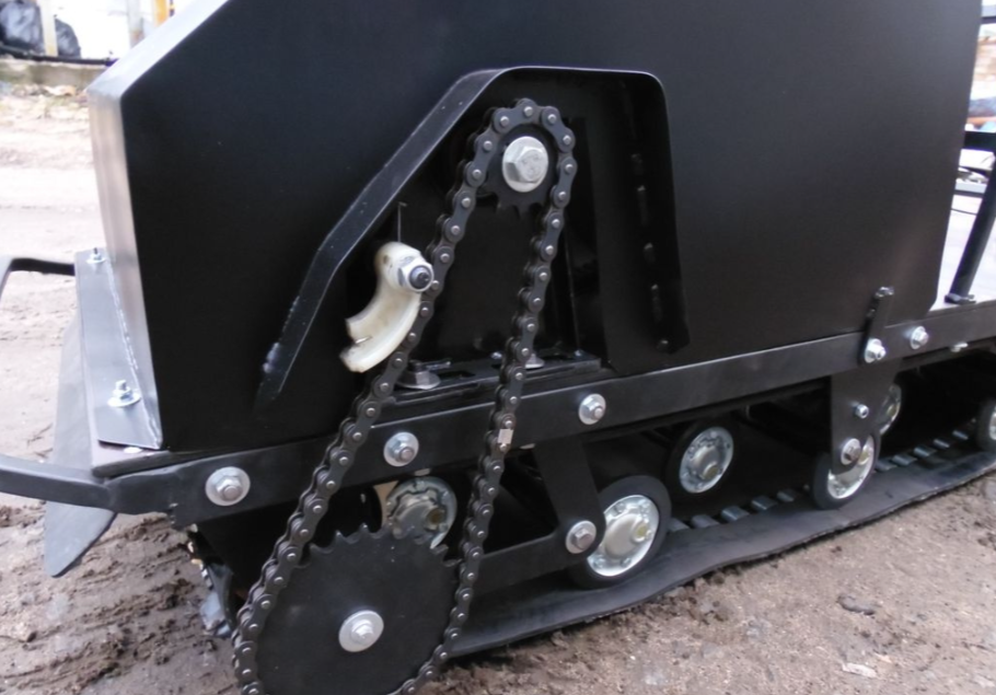 Мотобуксировщик AhtaR Зима 9 л/с с вариатором в Красноярске Мотобуксировщик AhtaR Зима 9 л/с с вариатором в Красноярске