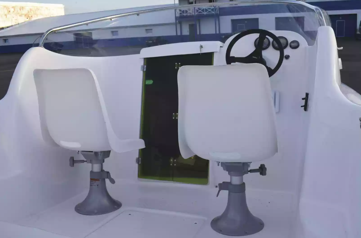 Комбинированный катер Neman-530 с каютой в Красноярске