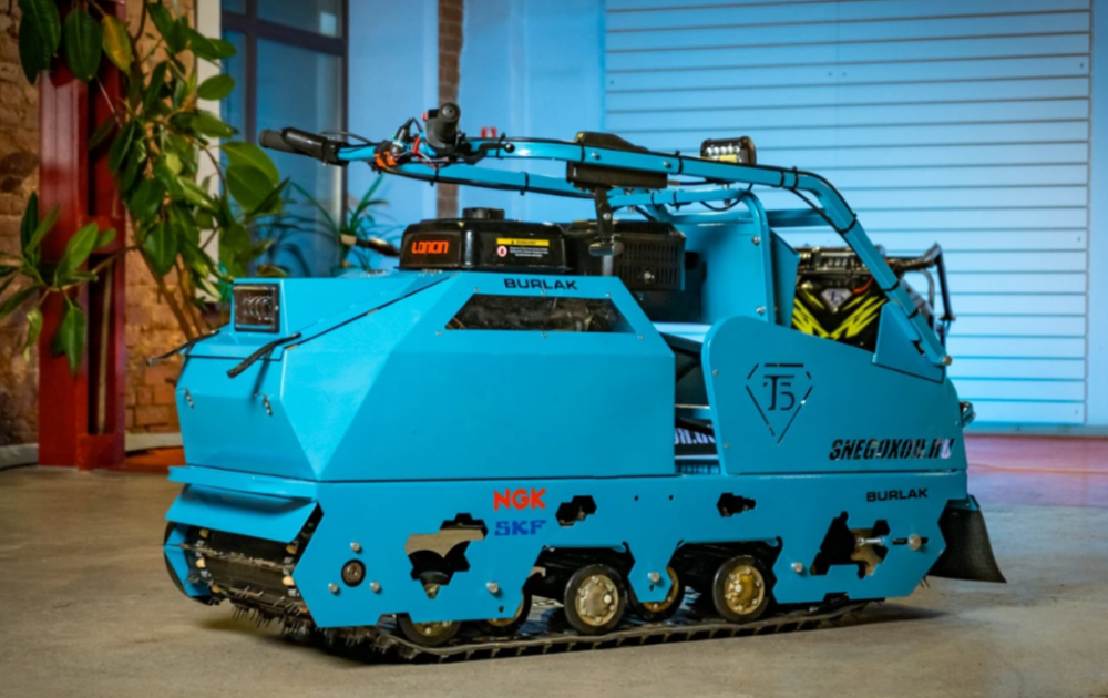 Мотобуксировщик Бурлак Таежник 20 л.с. в Красноярске Мотобуксировщик Бурлак Таежник 20 л.с. в Красноярске