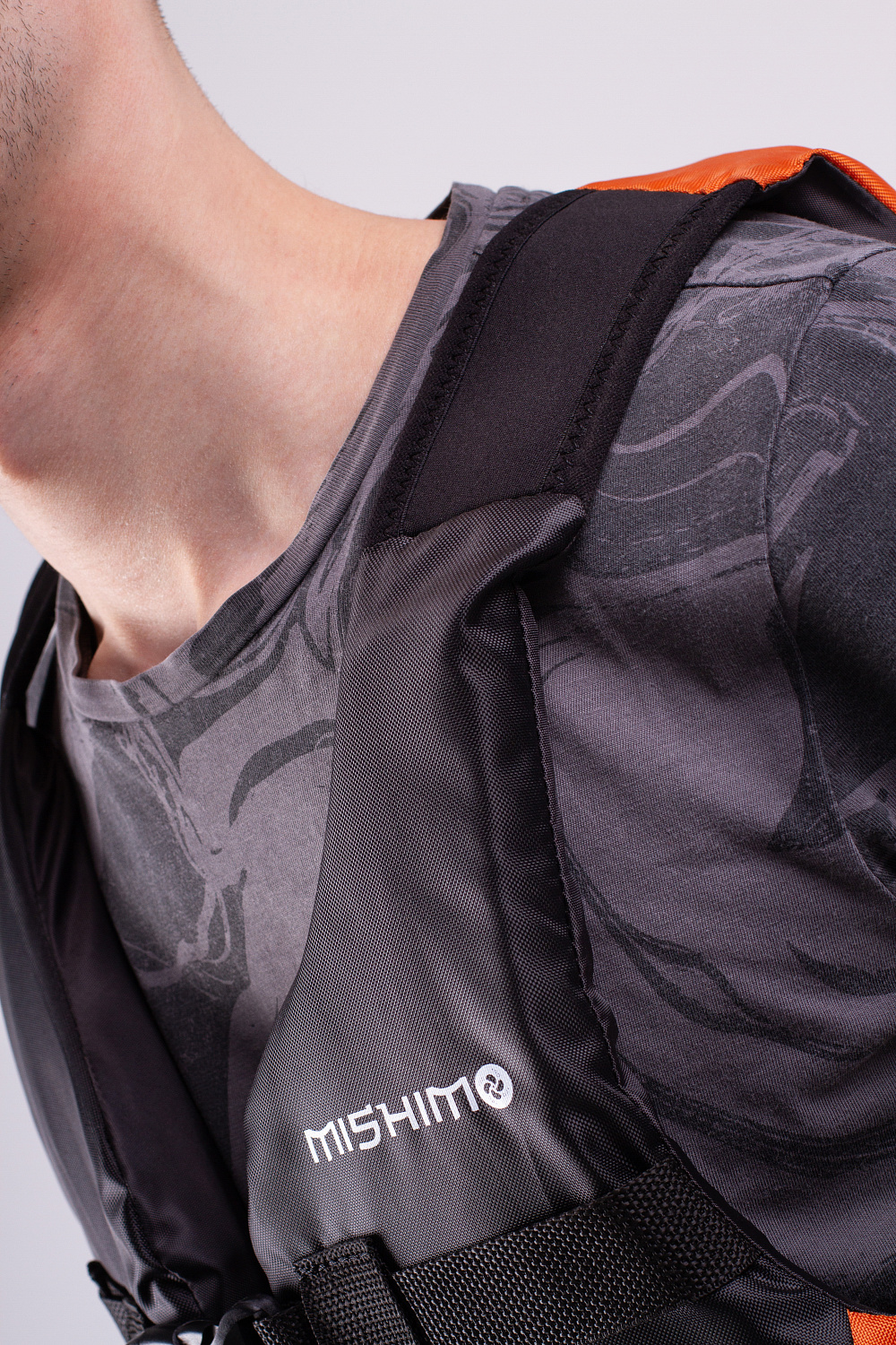 Жилет спасательный MISHIMO PRO Премиум качества Черно-оранжевый в Красноярске Жилет спасательный MISHIMO PRO Премиум качества Черно-оранжевый в Красноярске