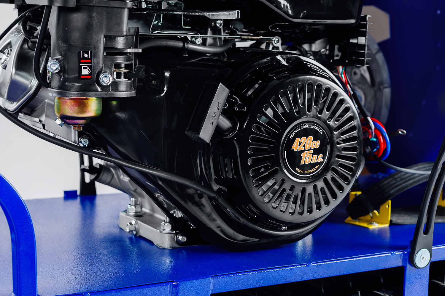 Мотобуксировщик SNOW DOG 17 с эл. запуском (DINKING) в Красноярске Мотобуксировщик SNOW DOG 17 с эл. запуском (DINKING) в Красноярске