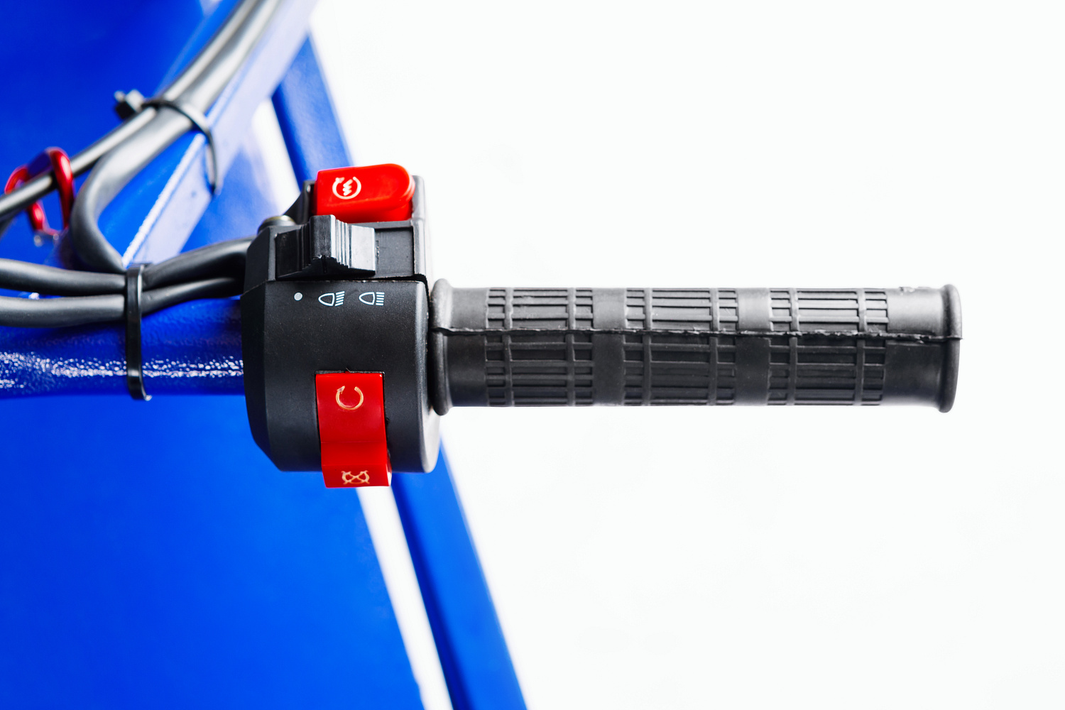 МОТОБУКСИРОВЩИК SNOW DOG 15 л.с. в Красноярске МОТОБУКСИРОВЩИК SNOW DOG 15 л.с. в Красноярске