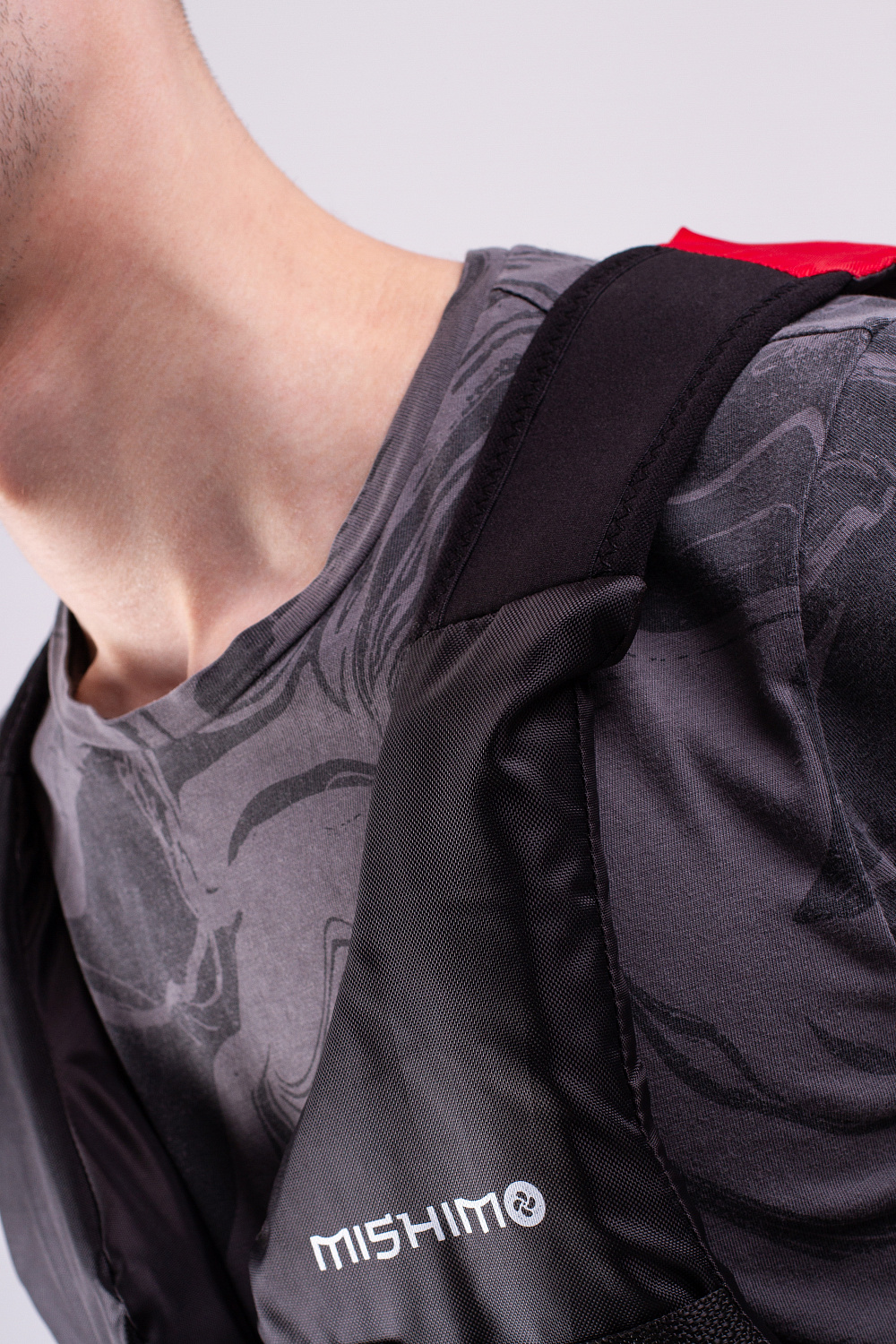 Жилет спасательный MISHIMO PRO Премиум качества Черно-красный в Красноярске Жилет спасательный MISHIMO PRO Премиум качества Черно-красный в Красноярске